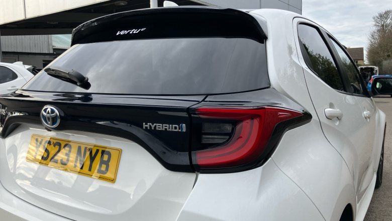 Toyota Yaris 1.5 Hybrid Design 5dr CVT Hybrid Hatchback